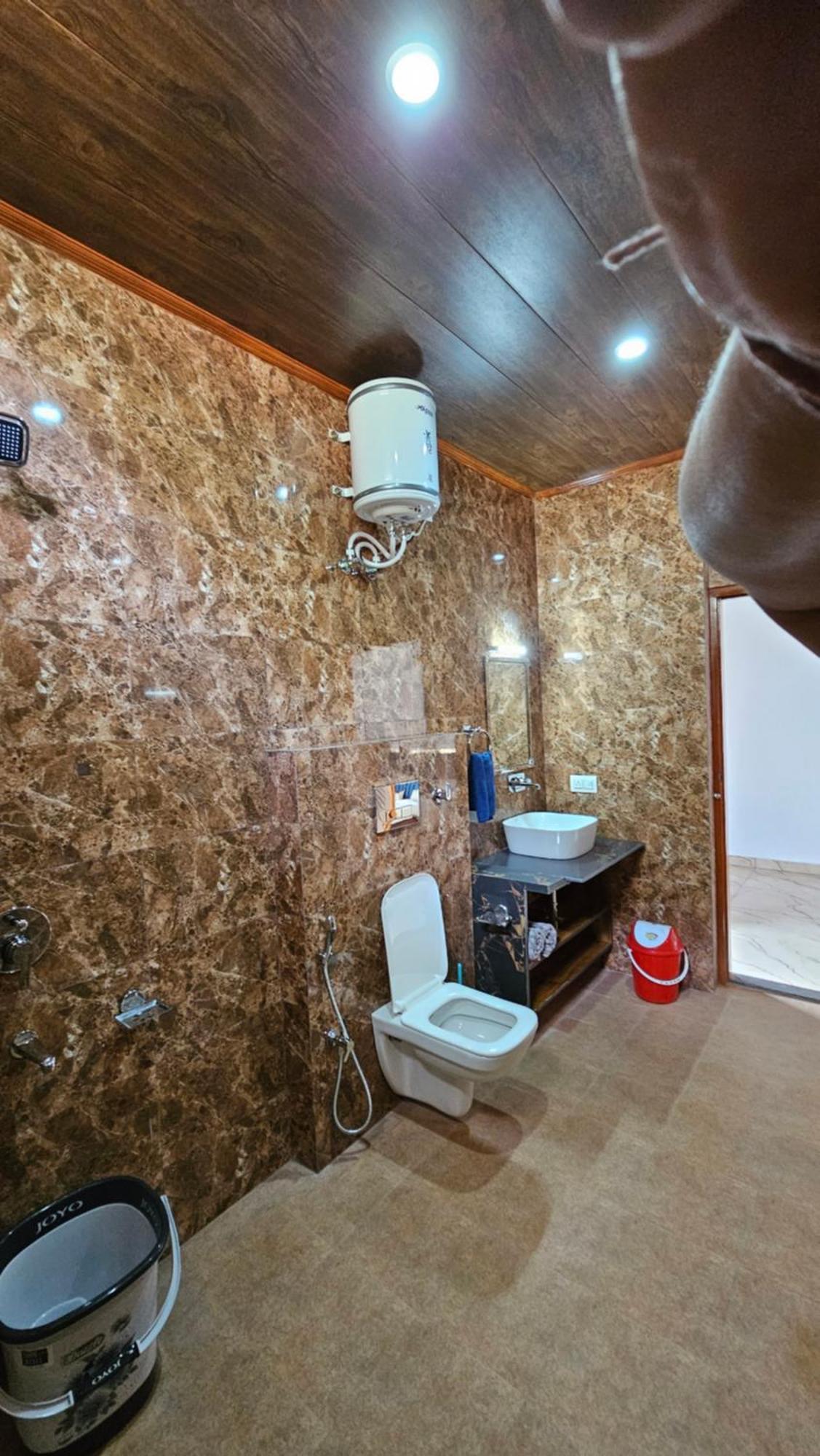 On The Rocks Hotel Kasauli Exterior photo
