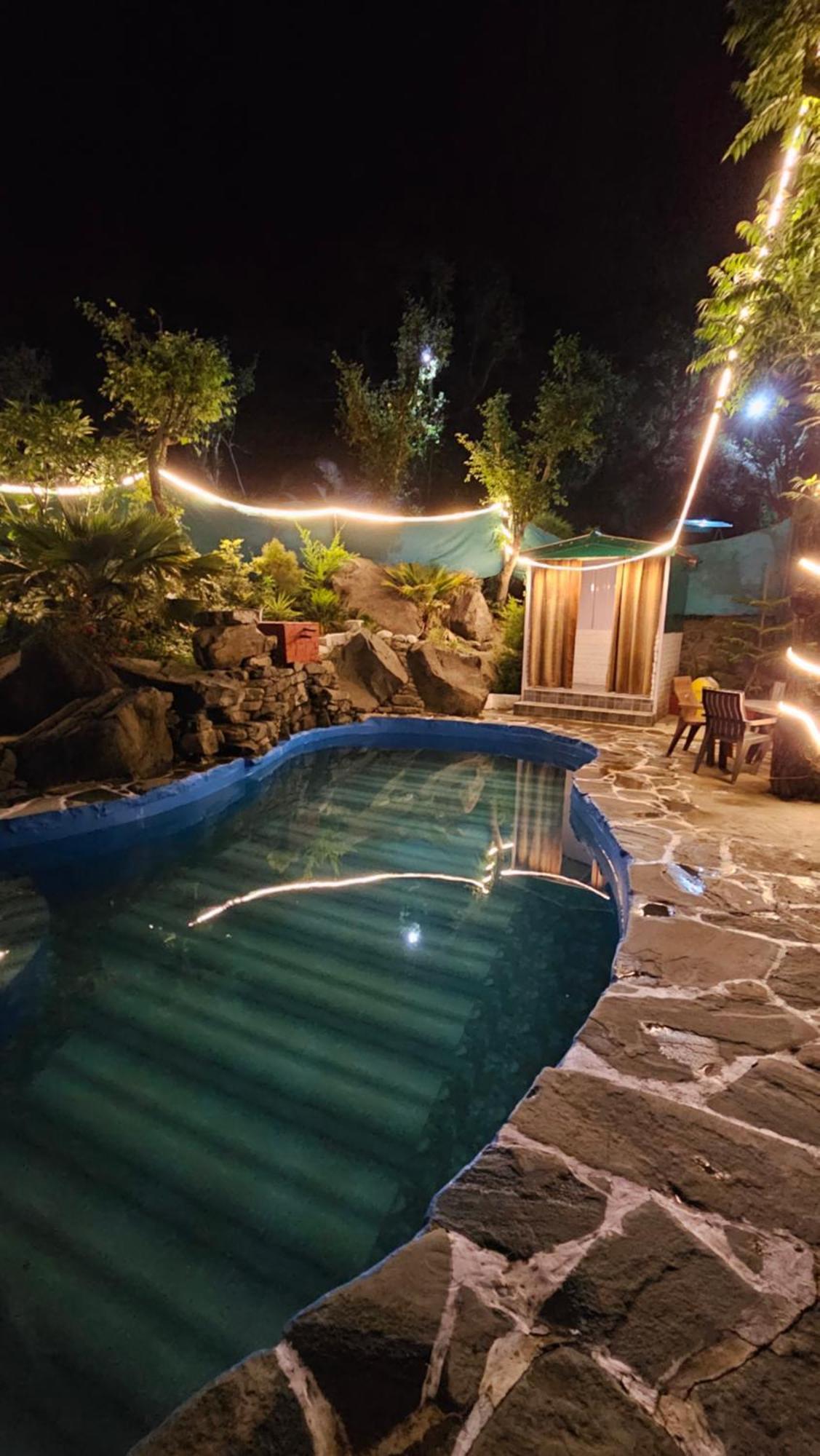 On The Rocks Hotel Kasauli Exterior photo