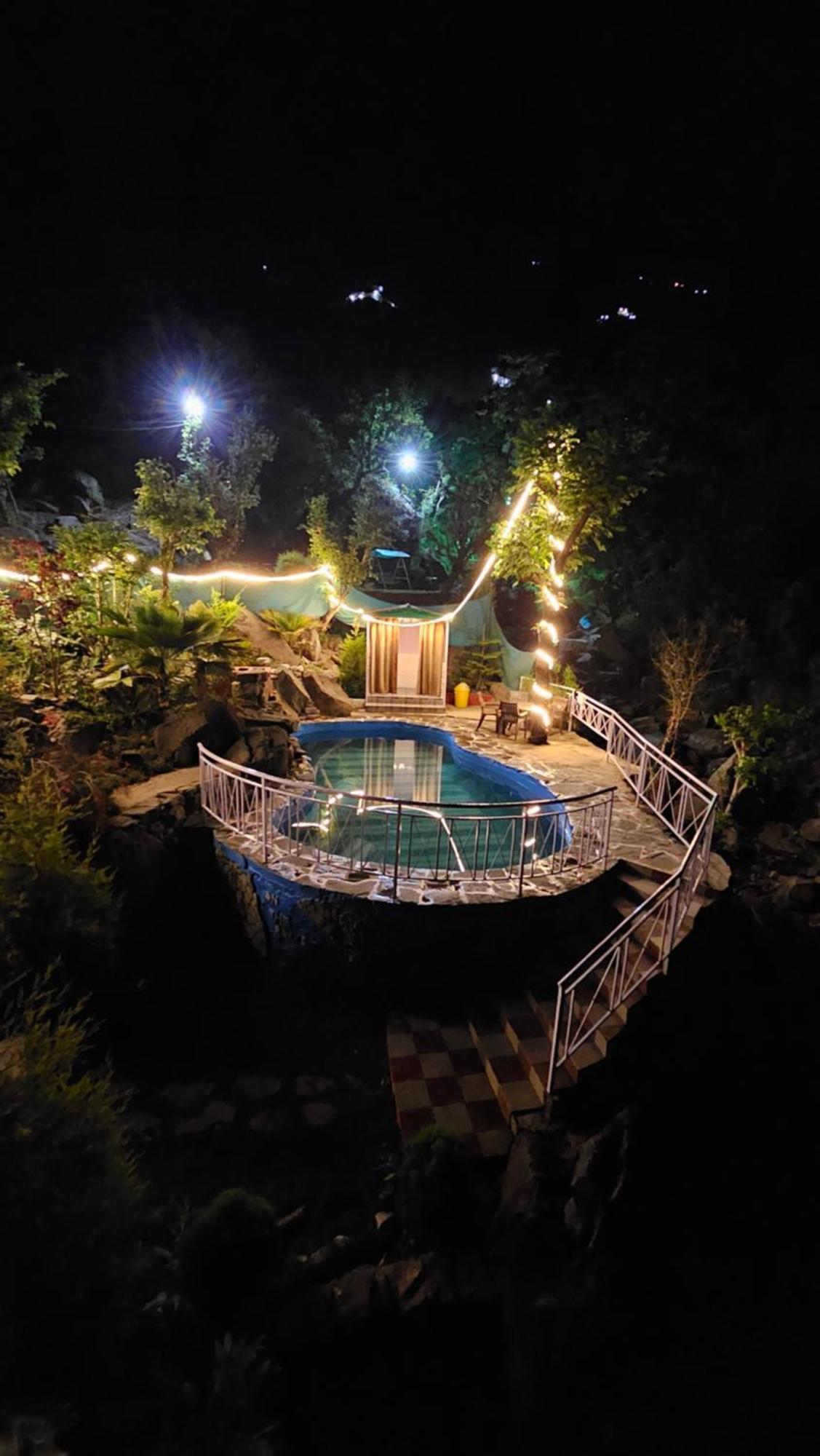 On The Rocks Hotel Kasauli Exterior photo